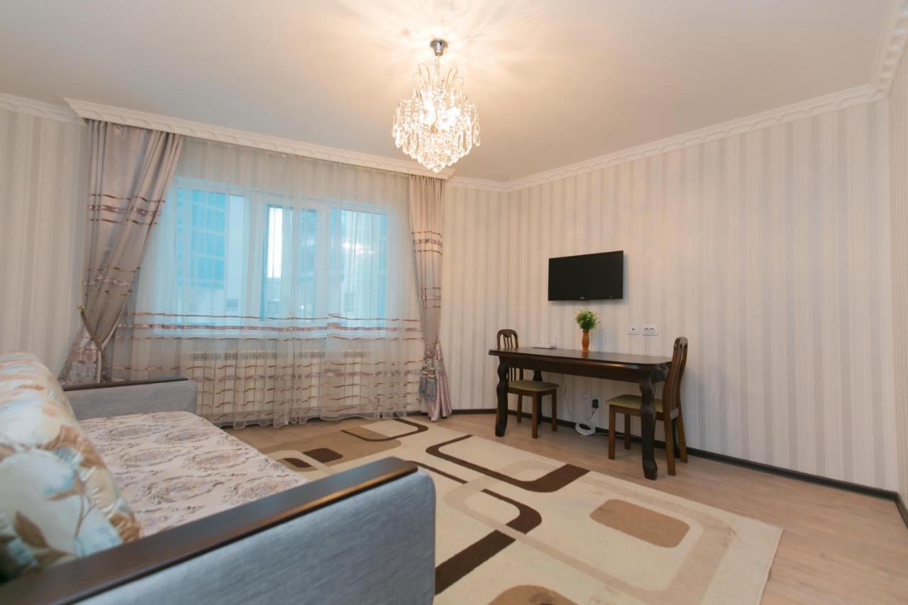 Cozy Apartment On Sarayshyq Street 5E Astaná Exterior foto